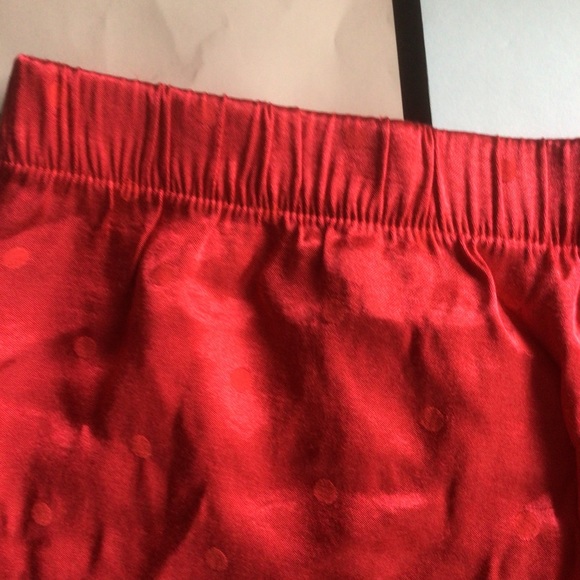 VICTORIAS SECRET RED POLKA DOT SATIN SLEEP SHORTS SMALL - Picture 9 of 10